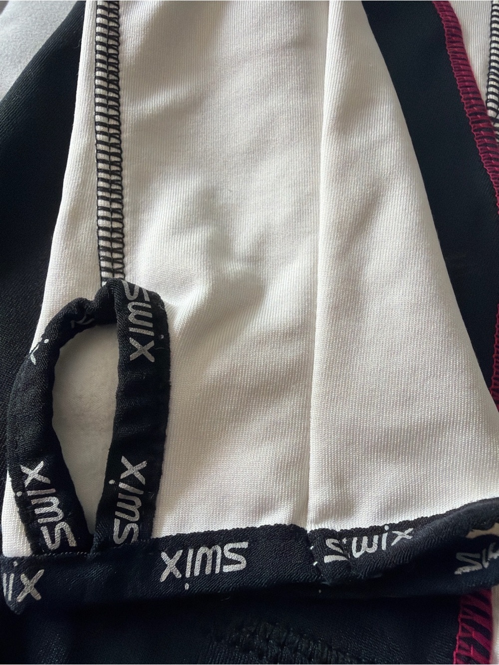 Swix Half Zip Performance Top | Women’s Small | White Black Red | Ski Base Layer - Picture 8 of 9